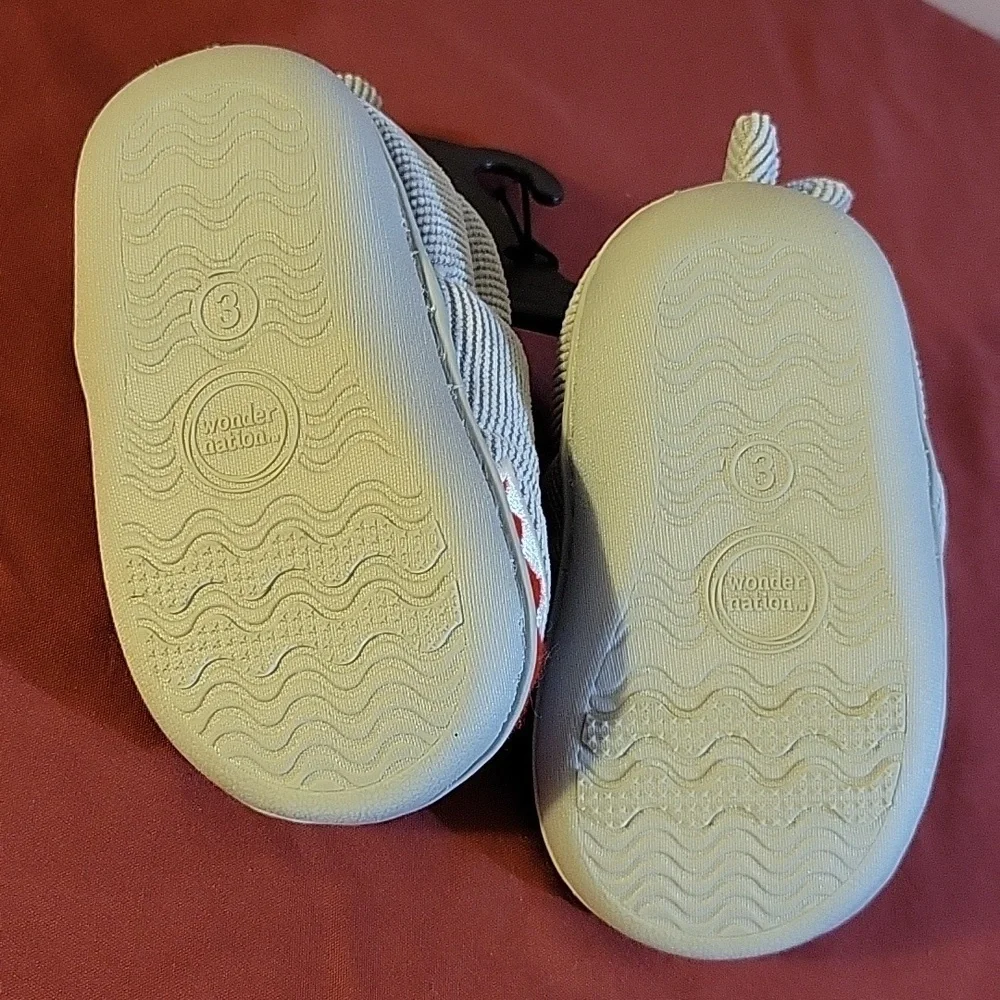 Wonder Nation Boys Shark Slippers, Size 3 NEW
